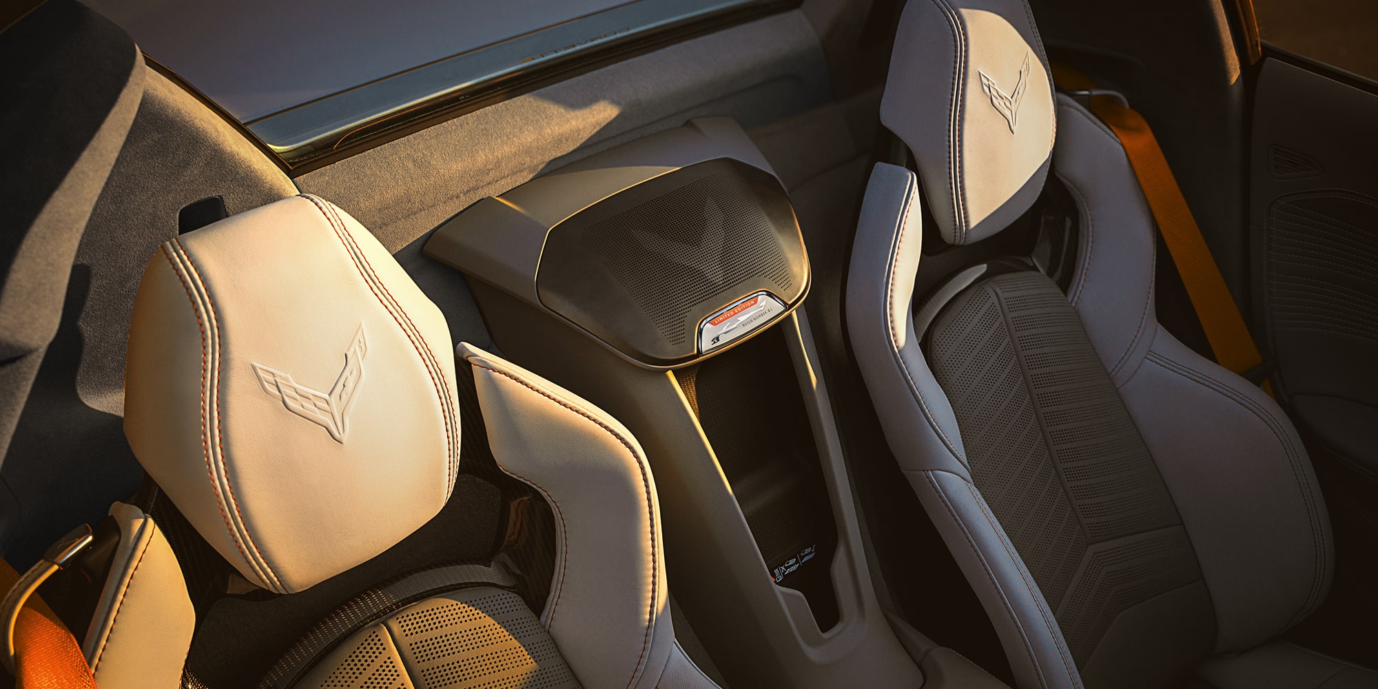 Vue rapprochée des sièges à l’intérieur de la Chevrolet Corvette ZR1X 2026.