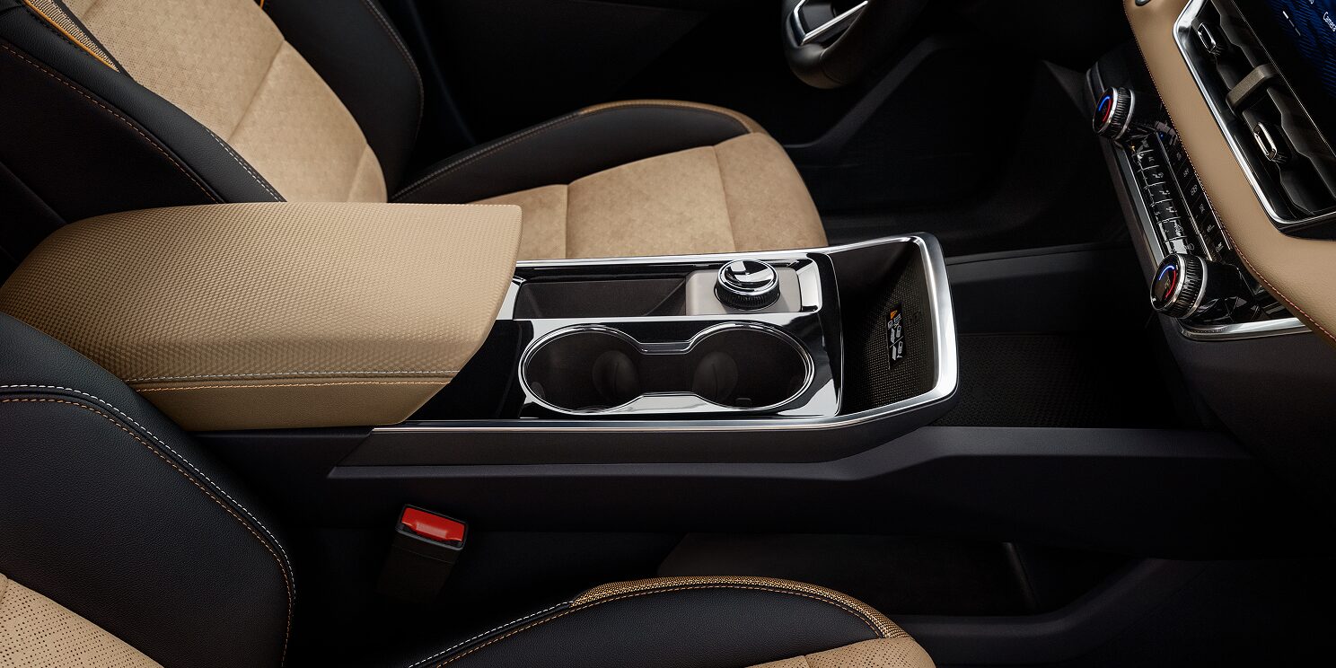 The Front Row's Center Console Inside the 2027 Chevrolet Equinox.